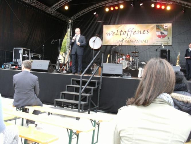 Der Ministerpräsident Dr. Haselhoff spricht